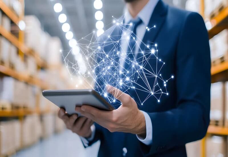 Diagrama de logística integrada conectando fornecedores, armazéns e clientes