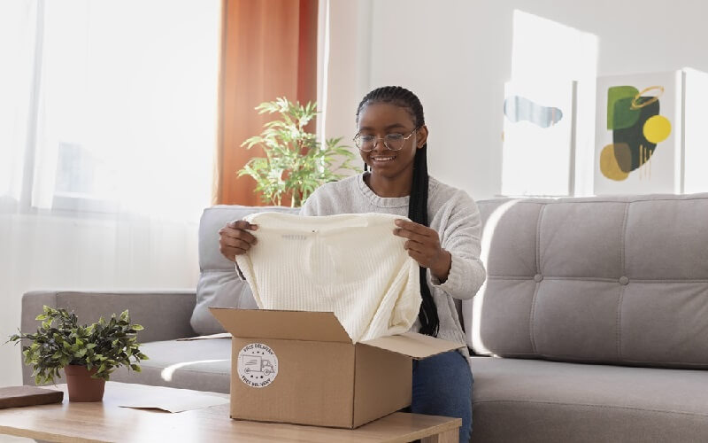 Operação de logística outbound com separação e envio de pedidos